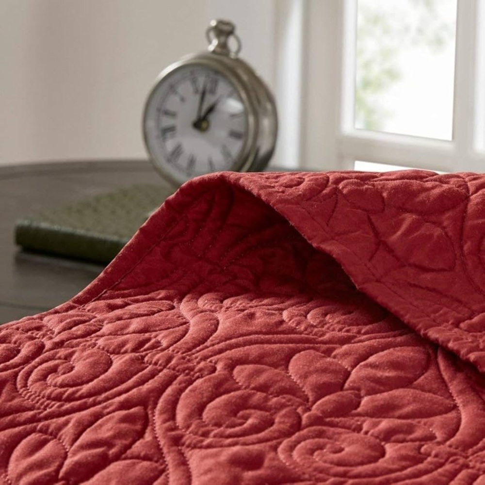 Springmaid Red Quilted Coverlet Comforter Light King Size Quilt